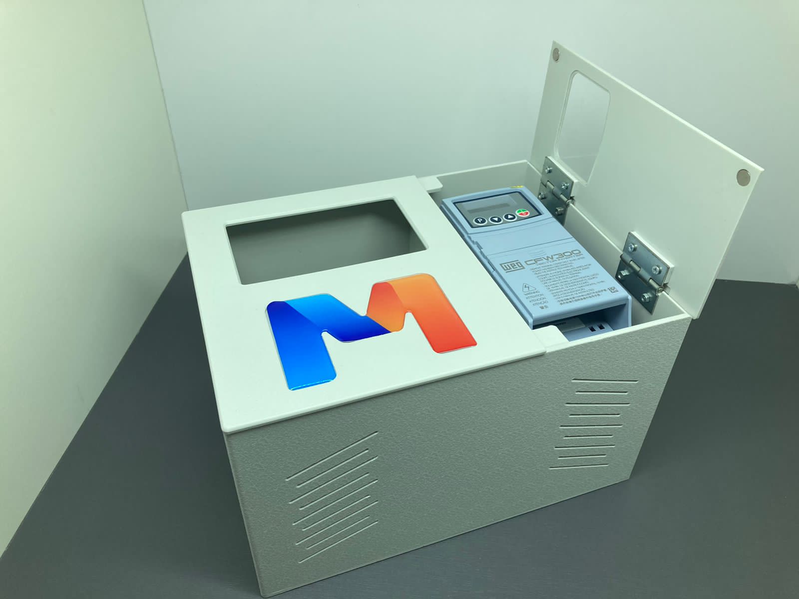 A Eplax oferece uma tecnologia inovadora para os gabinetes plasticos 1